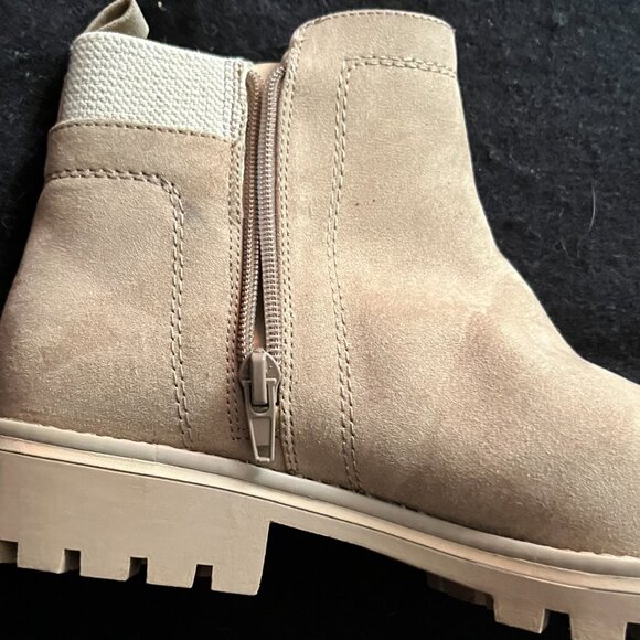 Sole Society Tan Suede Ankle Boots w/Zipper - Picture 11 of 11